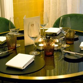 restaurant ronde tafel, restaurant round table