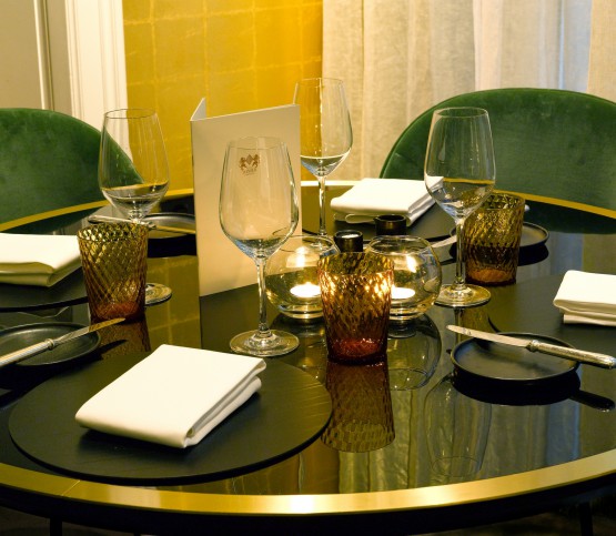 restaurant ronde tafel, restaurant round table